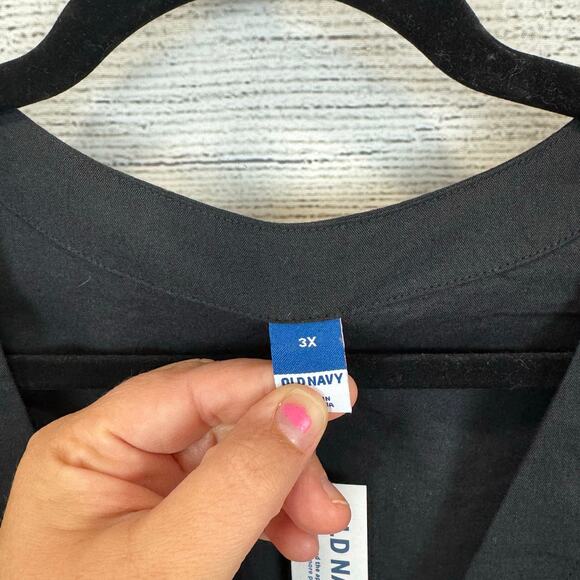 Old Navy Plus Size Black Eyelet Plunge Waisted Blouse Size 3X - Picture 3 of 9